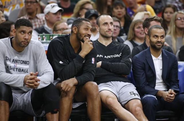 权拱手相让 权拱手相让